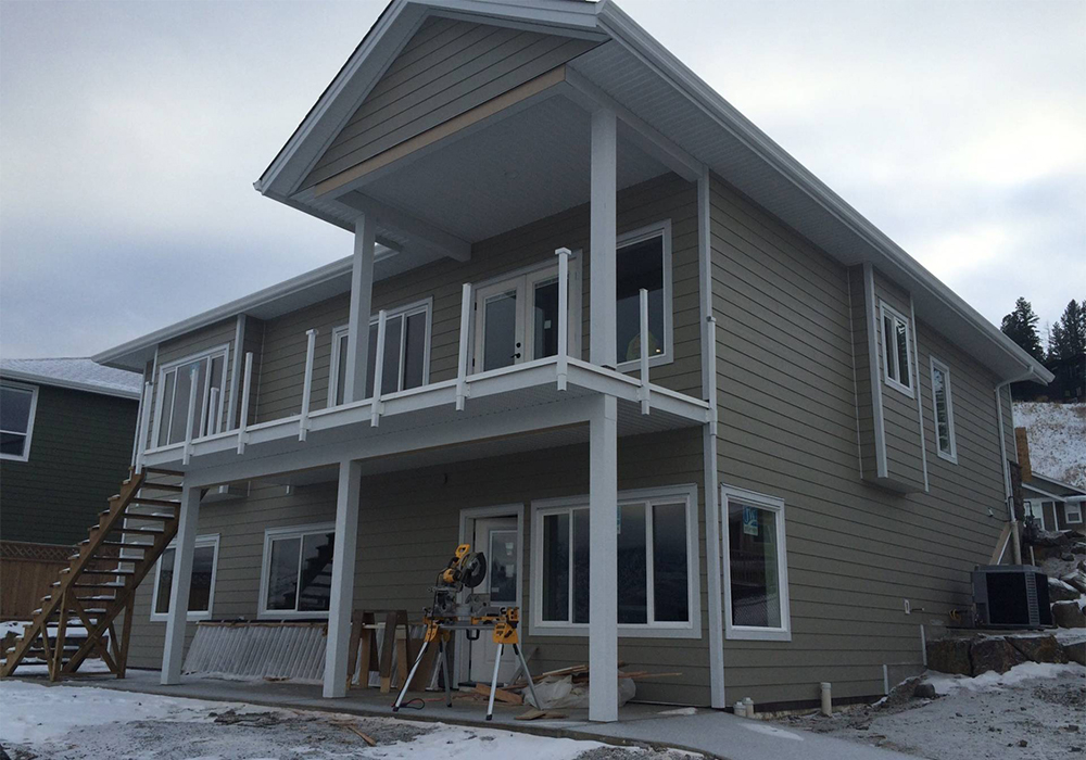 Exterior photo of house under construction with SIPs panels