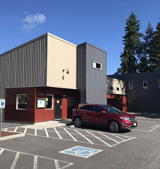 SIP well-insulated building system on a commercial building